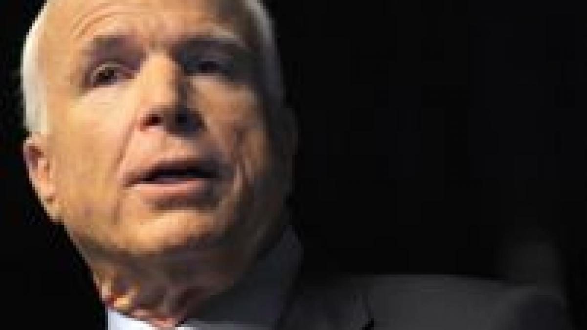 mccain isi suspenda campania electorala pe fondul crizei financiare si ii cere lui obama sa faca la