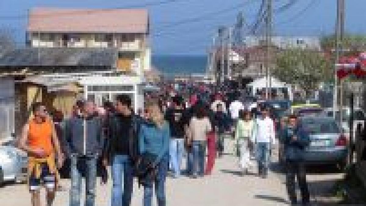 vama veche cu fata noua complex rezidential de lux in locul corturilor de pe plaja video