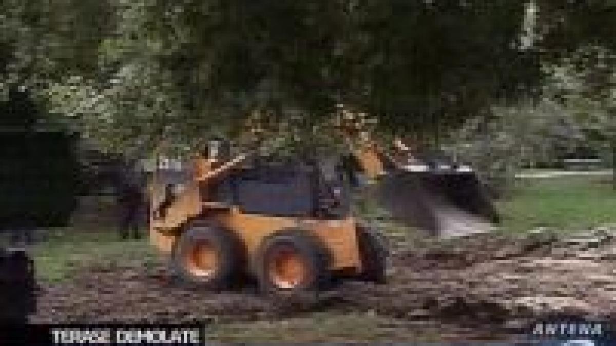 sorin oprescu demoleaza terasele din parcul tineretului