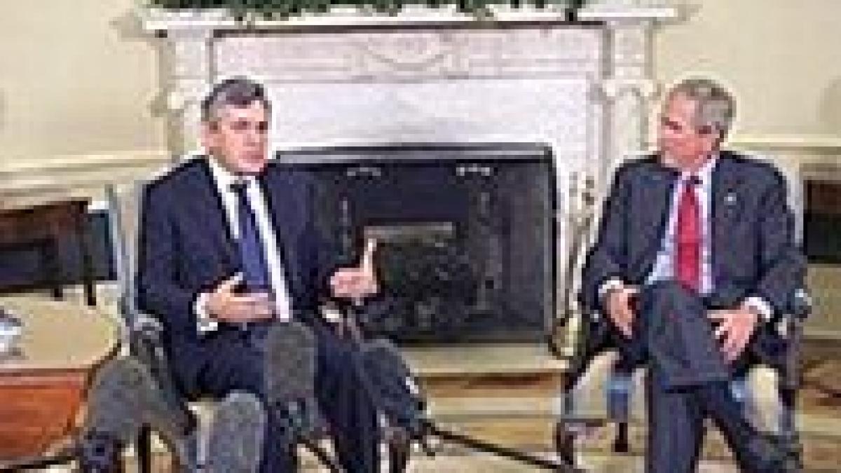 george w bush l a convins pe gordon brown sa sustina planul de iesire din criza financiara