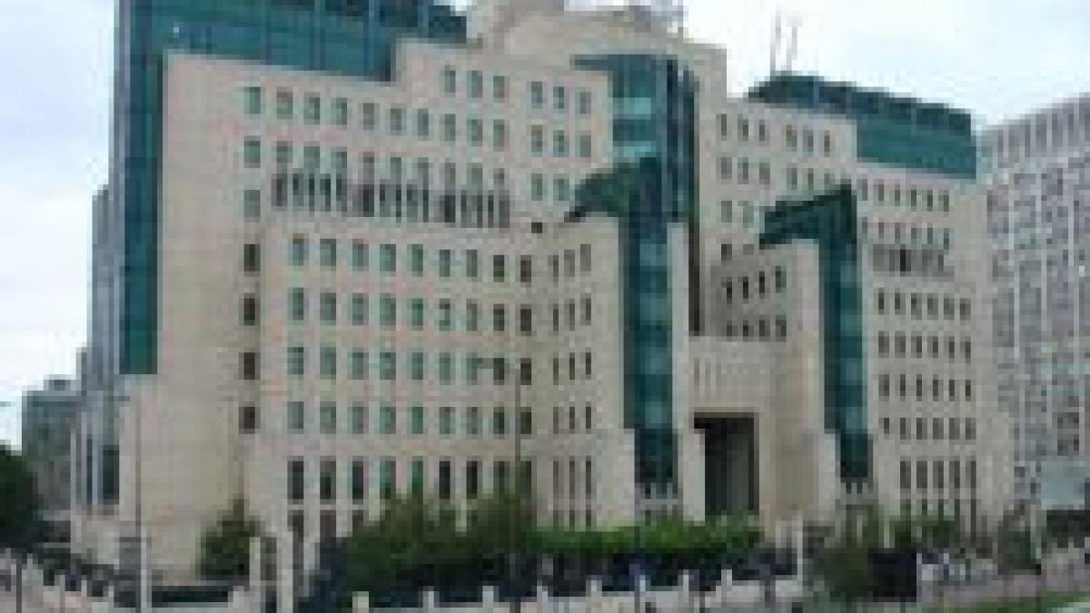 se cauta spioni serviciile de securitate britanice recruteaza personal pe facebook