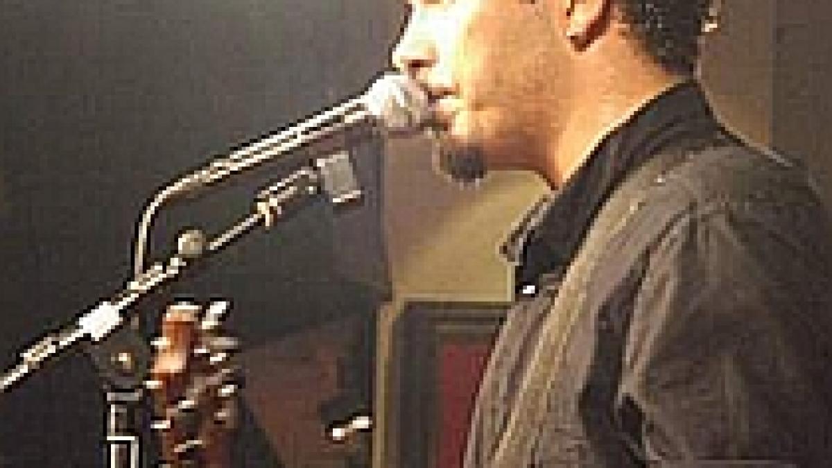 botosani doi fani ai trupei vita de vie au incendiat un restaurant