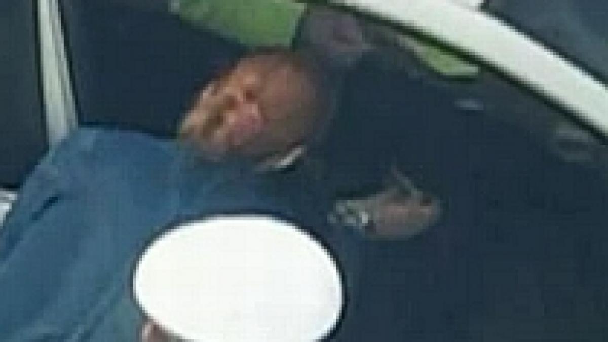 doi politisti urmariti penal pentru luare de mita pe baza unui material video postat pe internet