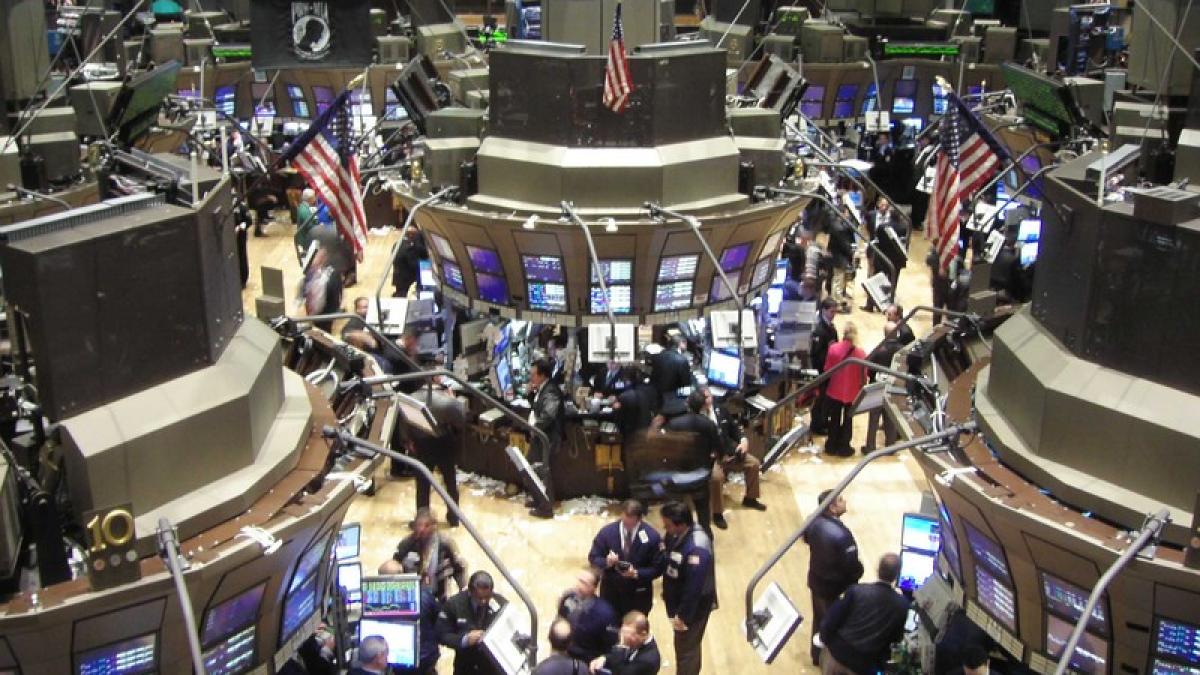 criza financiara pe wall street unul din cinci angajati isi pierde postul