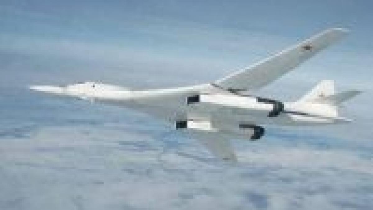 un bombardier nuclear rusesc s a apropiat de spatiul aerian britanic fara a fi detectat video