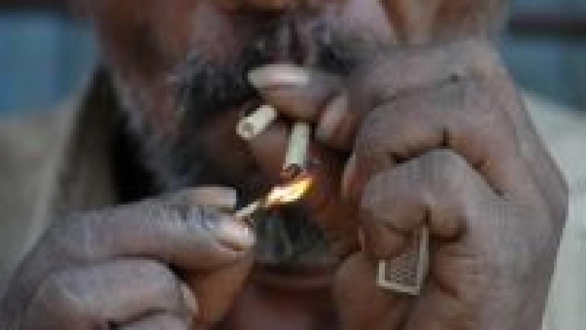 autoritatile indiene au interzis fumatul in locurile publice