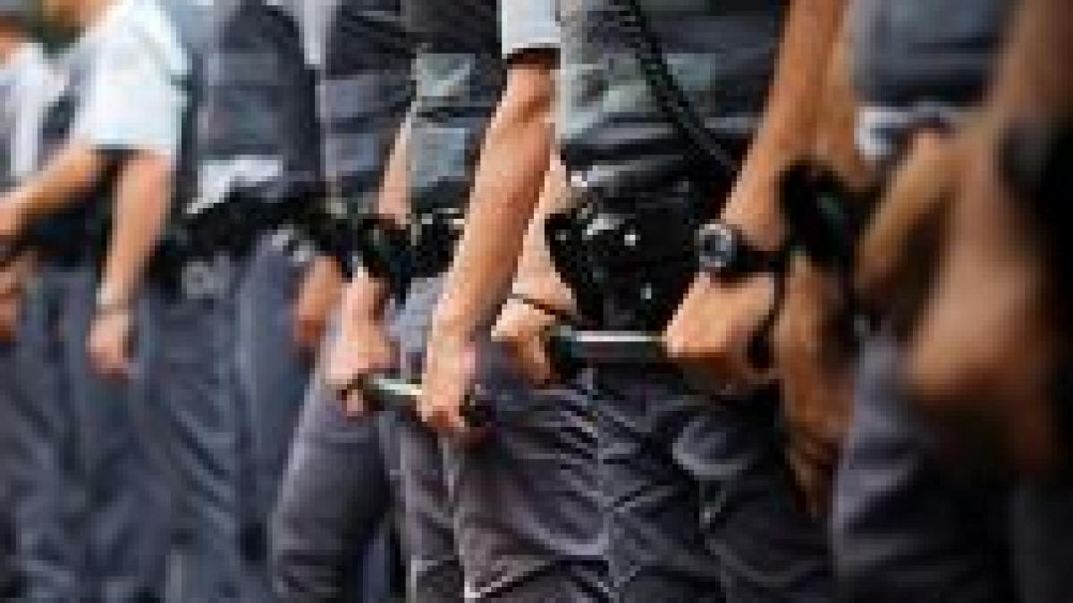 schizofrenie la scoala de politie doi elevi au fost internati in spital cu grave probleme psihice