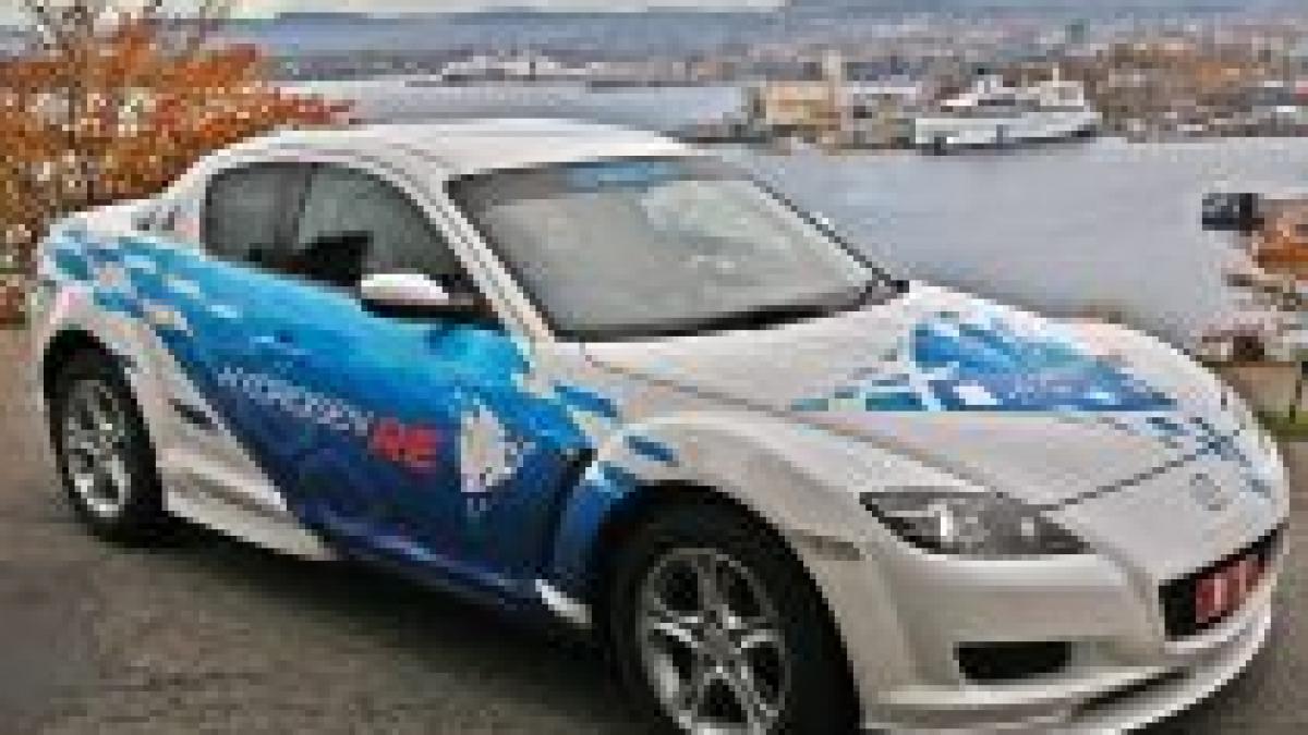 mazda aduce in europa rx 8 hydrogen re un autovehicul ecologic cu motor pe hidrogen