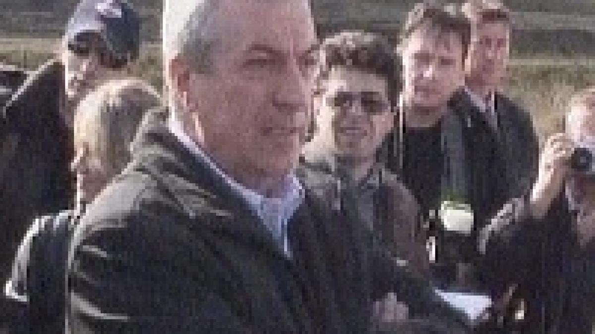 premierul tariceanu a vizitat zonele afectate inundatiile din vara