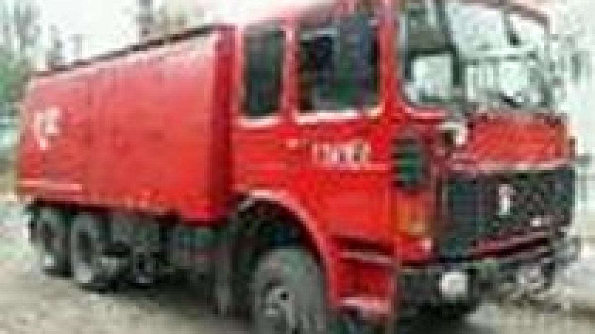 trei cladiri afectate de un incendiu izbucnit in centrul vechi al capitalei