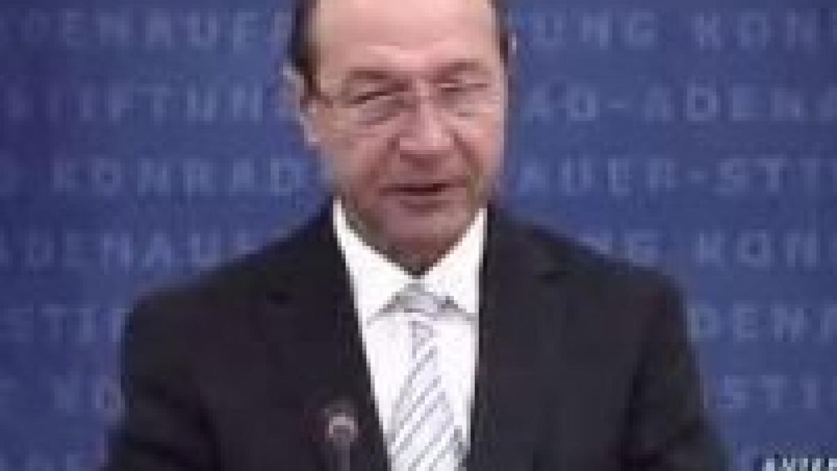 traian basescu a promulgat legea de majorare a pensiilor pentru grupele i si ii de munca