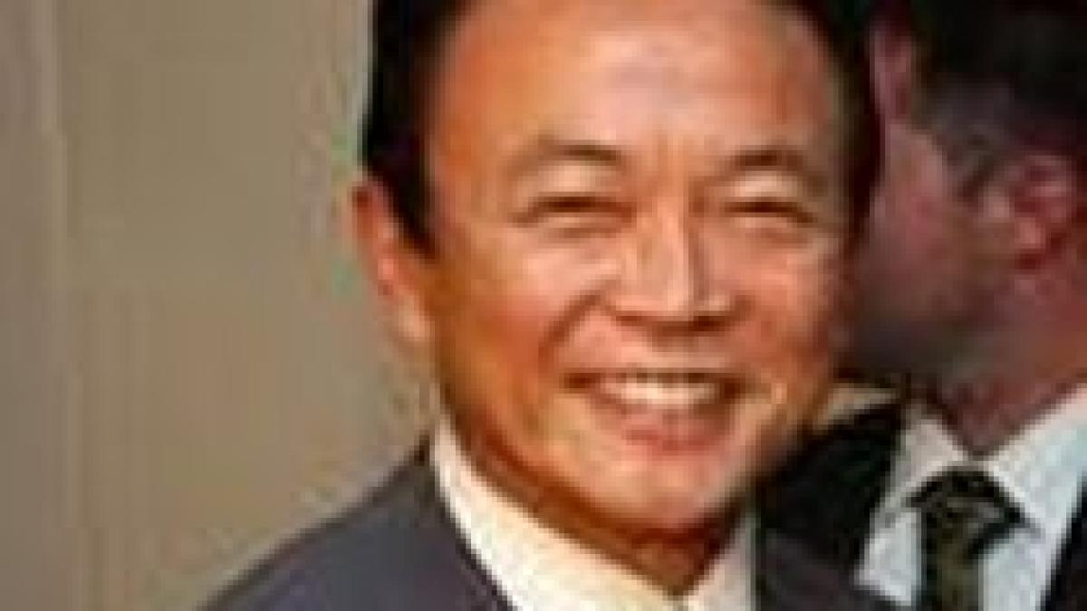 in plina criza financiara premierul japoniei arunca banii prin baruri de lux