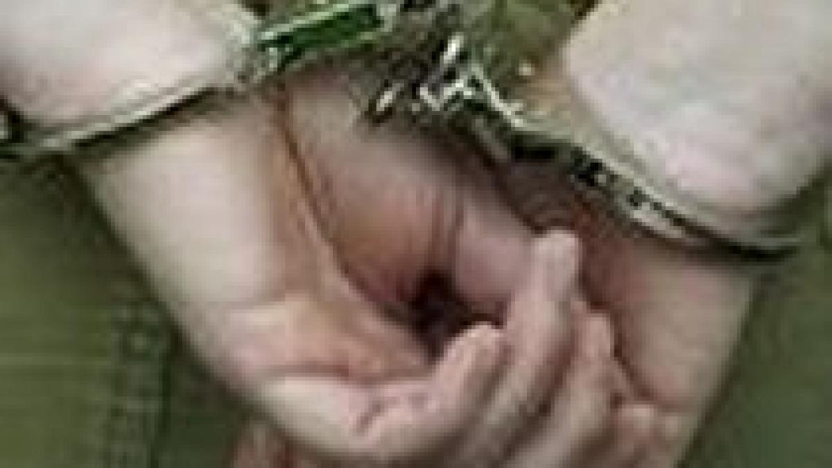 roman acuzat de tortura in belgia