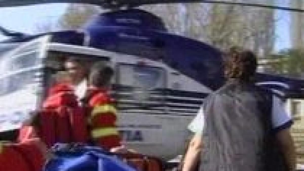 cu targa in drum medicii de la smurd blocati de doua masini parcate neregulamentar video