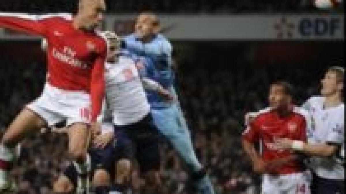 arsenal nu reuseste decat un egal contra ultimei clasate din premier video