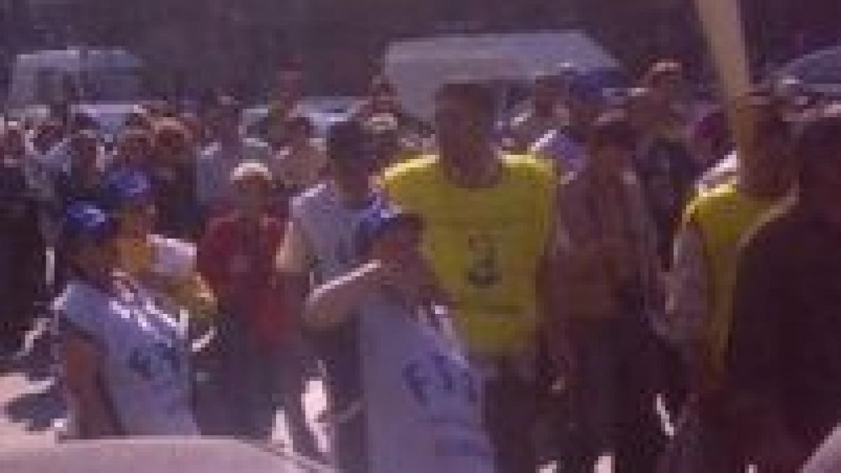 nu stam la discutii cu ministerele functionarii publici si profesorii in greva generala