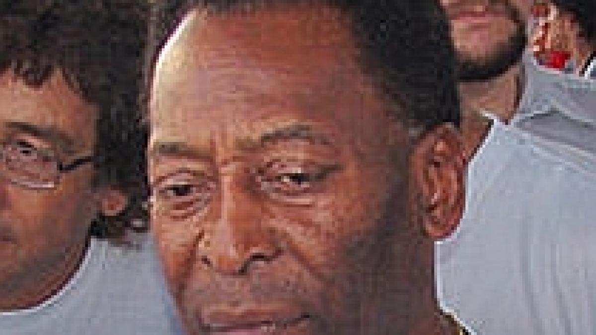 pele il felicita pe maradona dar nu crede in abilitatile lui de antrenor