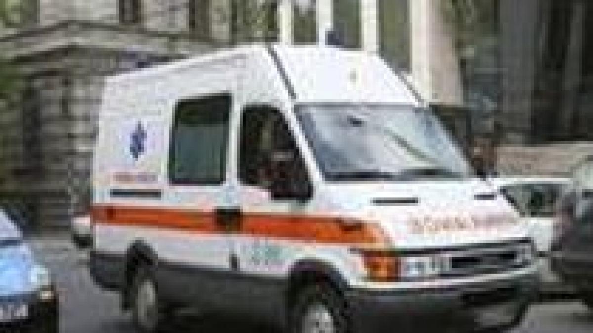 sefii ambulantei din bucuresti si ilfov demisi pentru masinile care au facut 180 000 km stand pe loc
