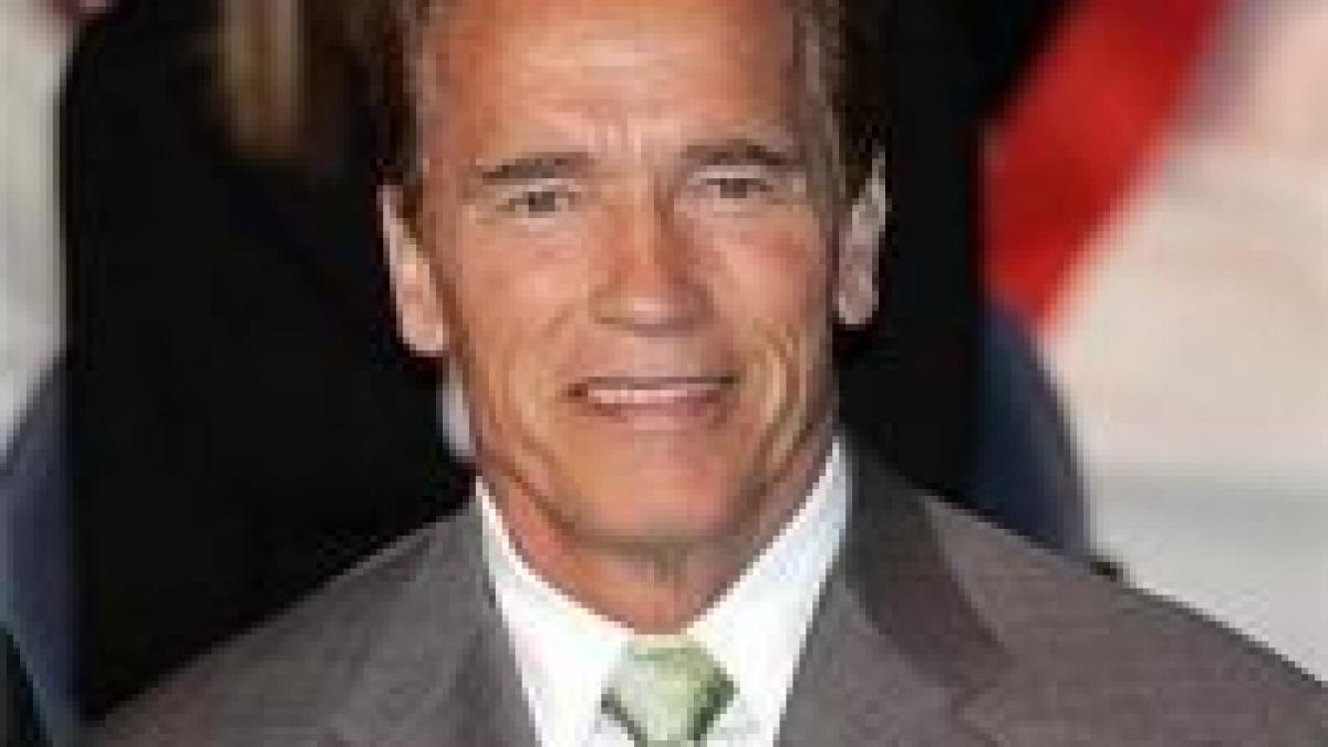 schwarzenegger l a invitat pe obama la sala de forta sa si intareasca muschii si ideile