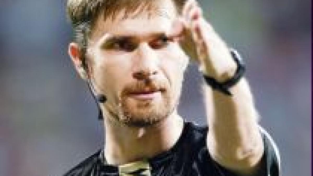 alexandru tudor la centru in meciul barcelona basel din liga campionilor