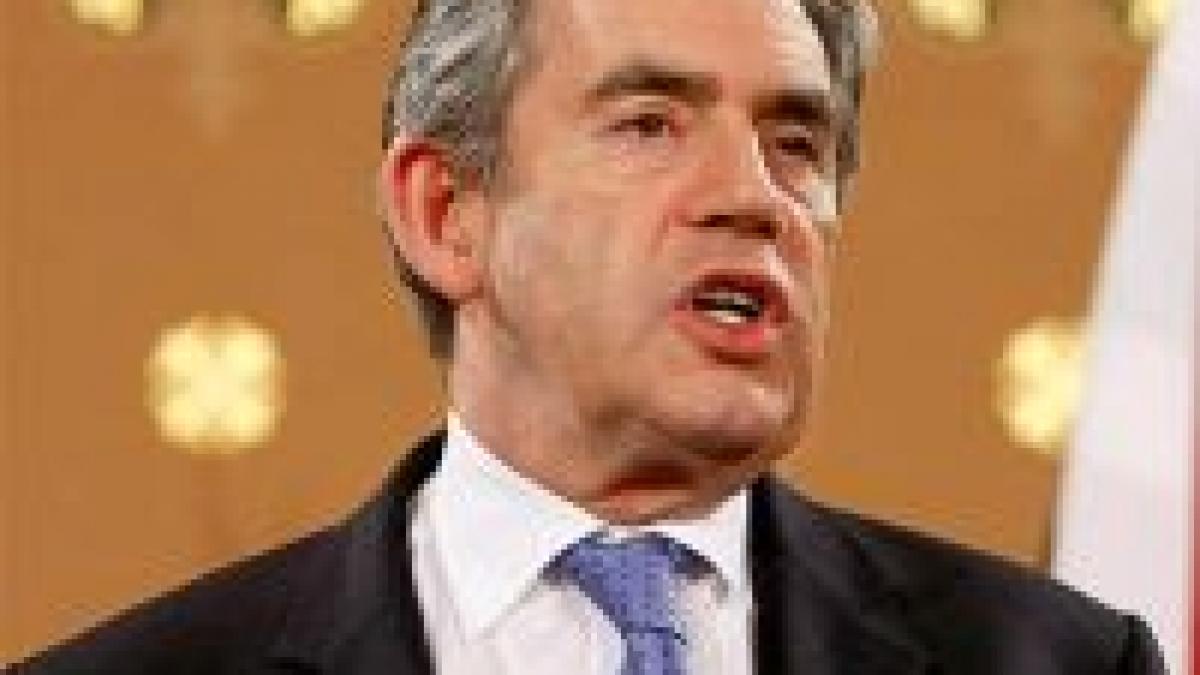 gordon brown fmi are nevoie de sute de miliarde de dolari pentru a ajuta statele in dificultate