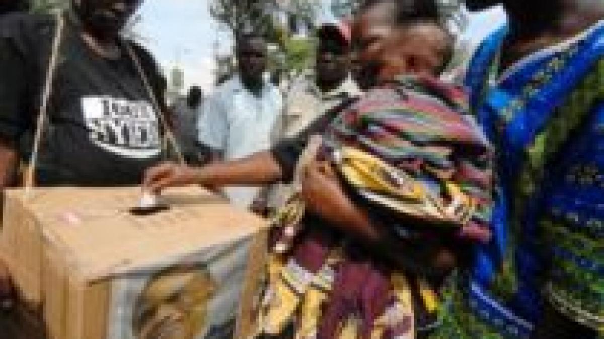 obama mania cum au votat americanii si cum au petrecut africanii