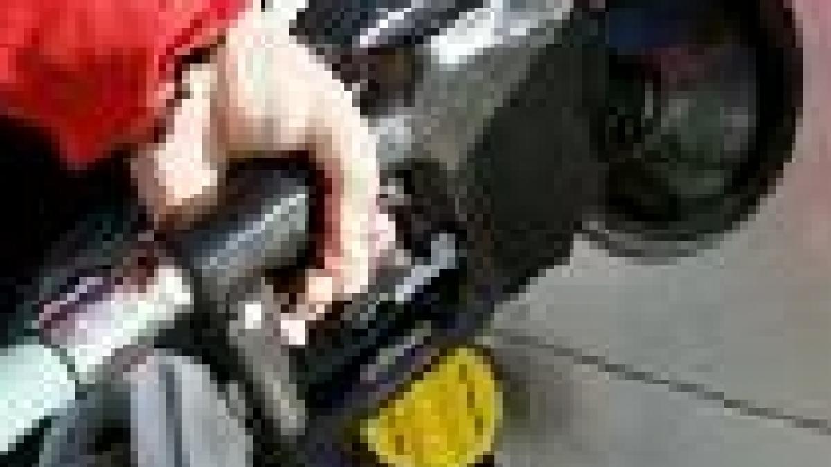 rompetrol a ieftinit benzina si motorina cu 8 respectiv 5 bani pe litru