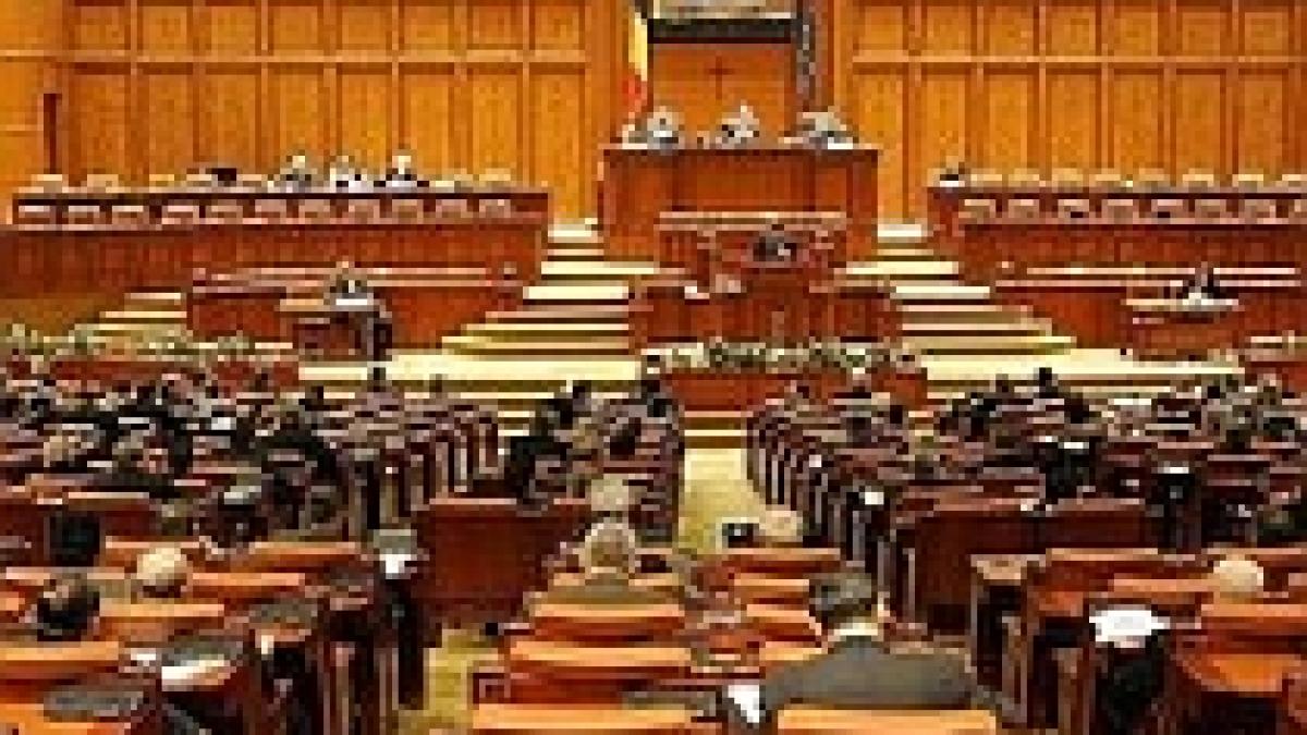 7 000 de euro pe luna atat ne costa un parlamentar roman