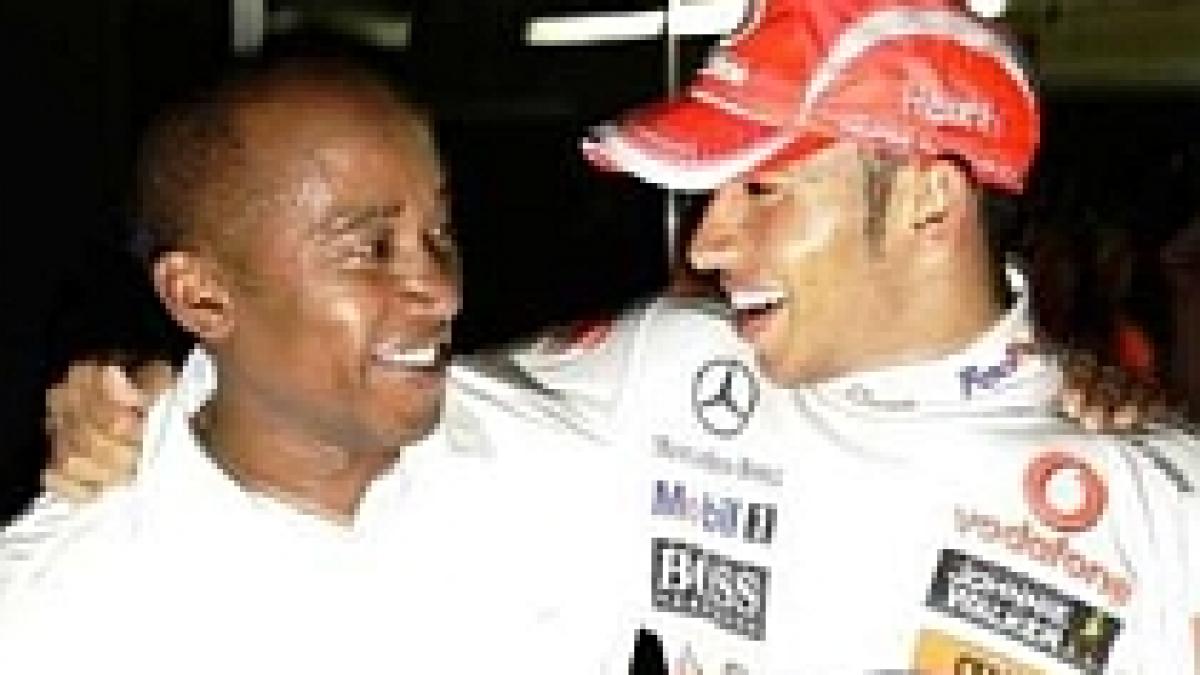hamilton il contrazice pe ecclestone rasismul nu este o gluma