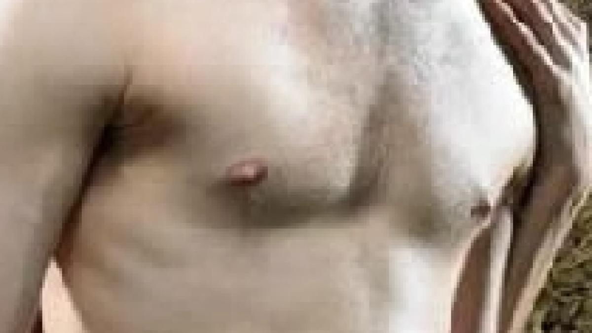 obligat sa faca sex oral la 14 ani chiar in cladirea politiei