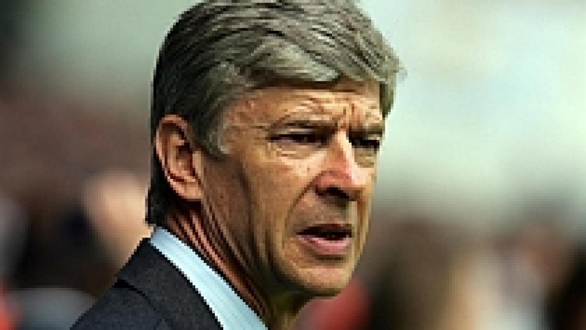 arsenal manchester 2 1 nasri ii mentine pe tunari in lupta pentru titlu