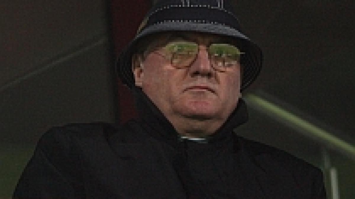 mitica dragomir pus pe fuga de rapidistii de la tribuna oficiala