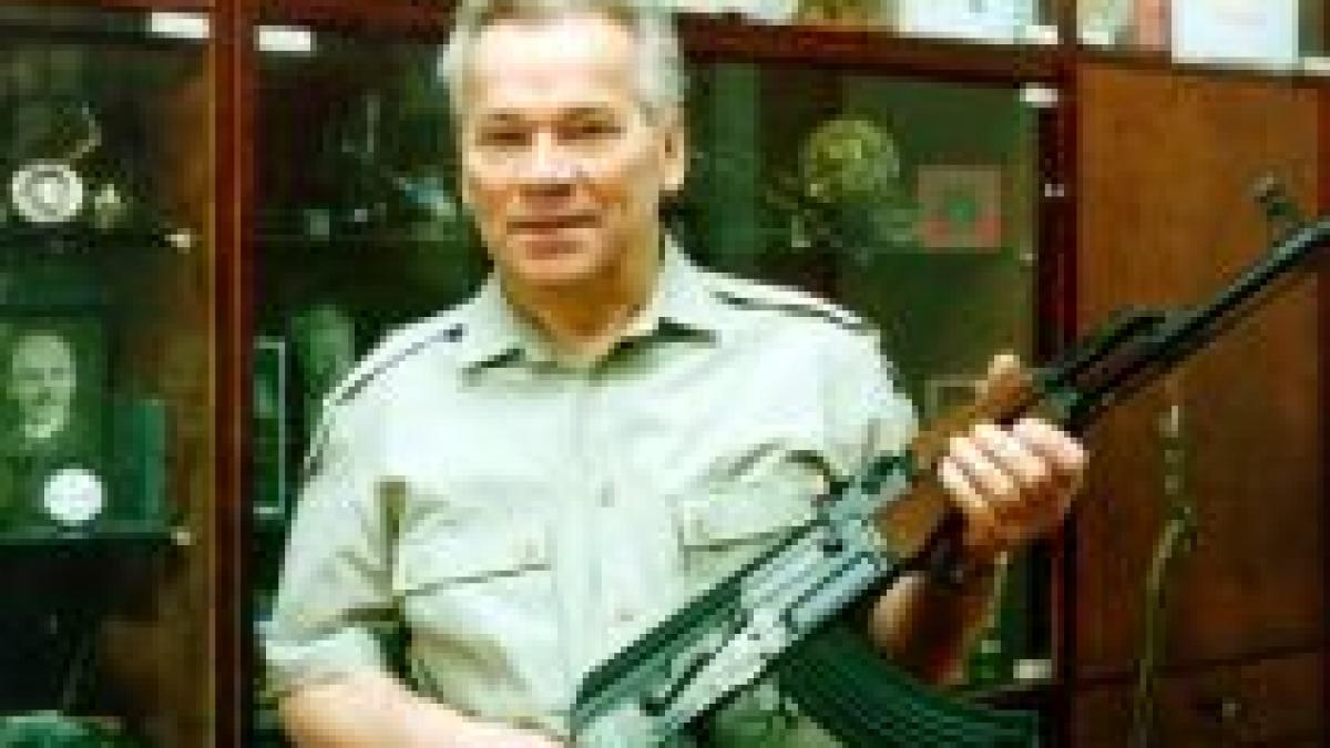 creatorul armei kalasnikov a implinit 89 de ani
