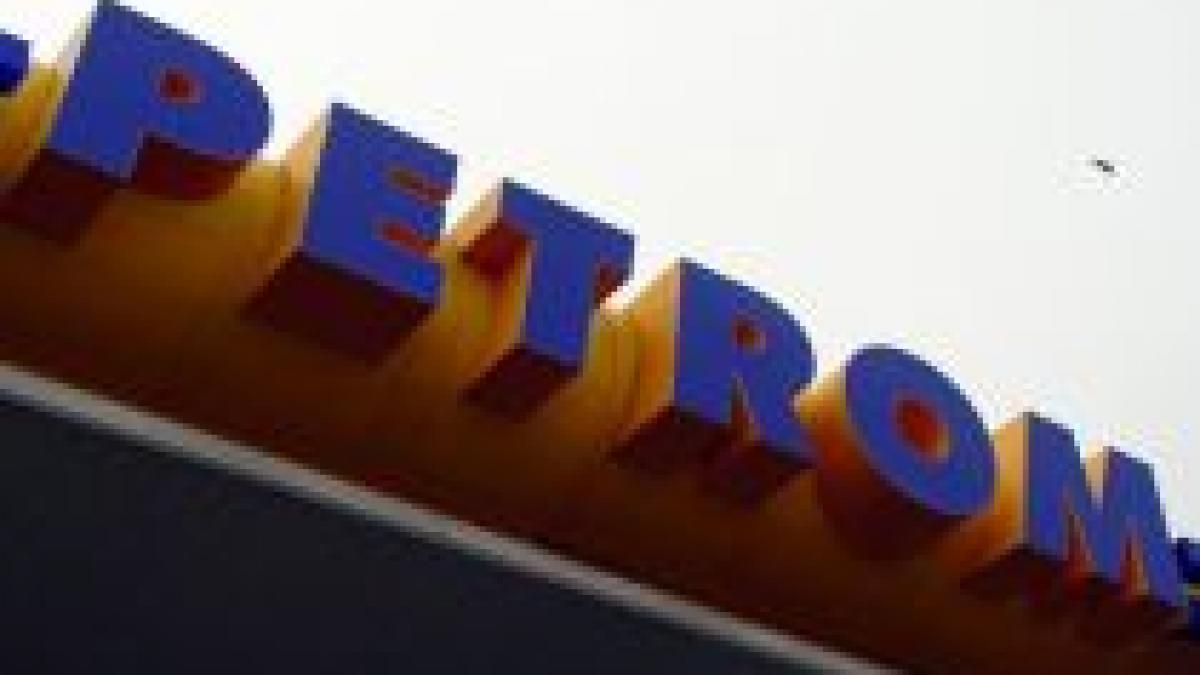 se ieftineste din nou benzina la statiile petrom si lukoil vom plati cu sase bani mai putin pe litru