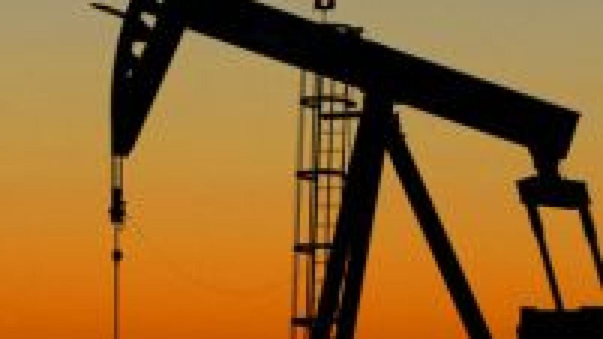 scade pretul petrolului 1 baril 55 de dolari