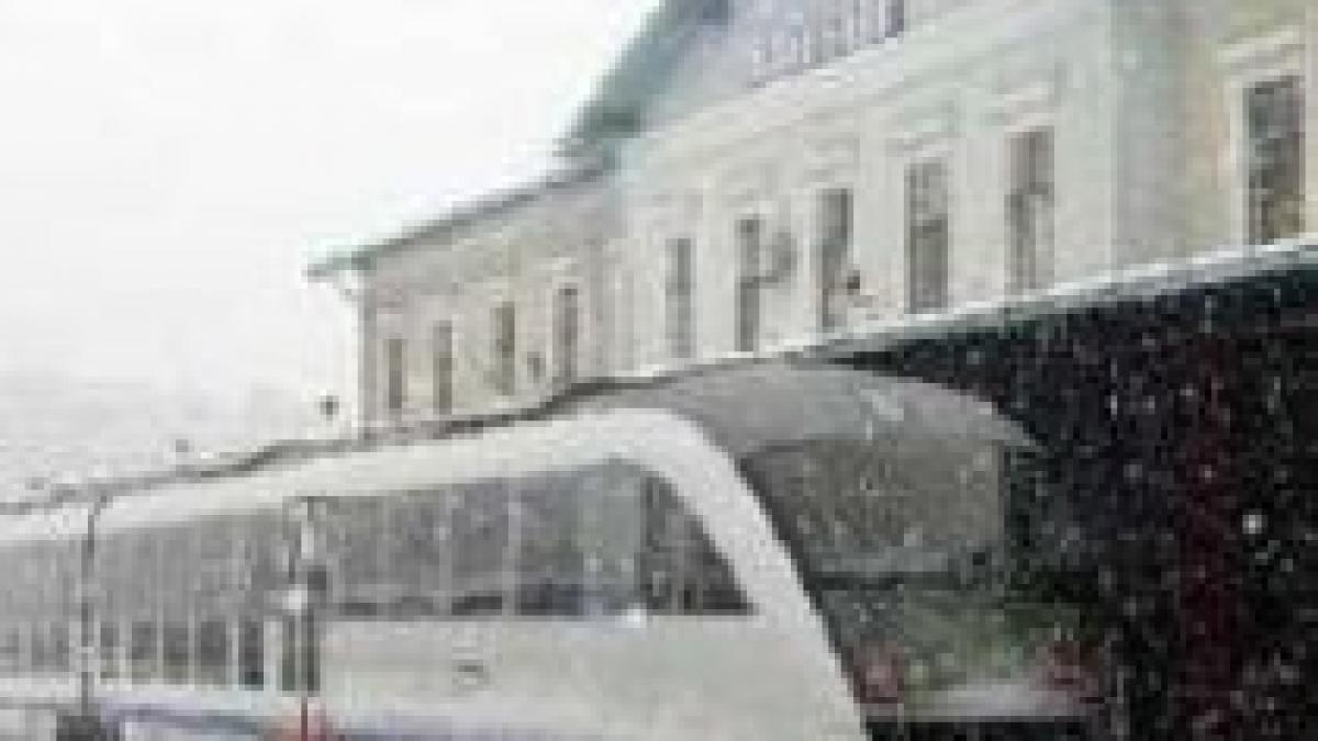 Trenurile Bucureşti-Braşov vor avea un vagon destinat depozitării de biciclete şi schiuri