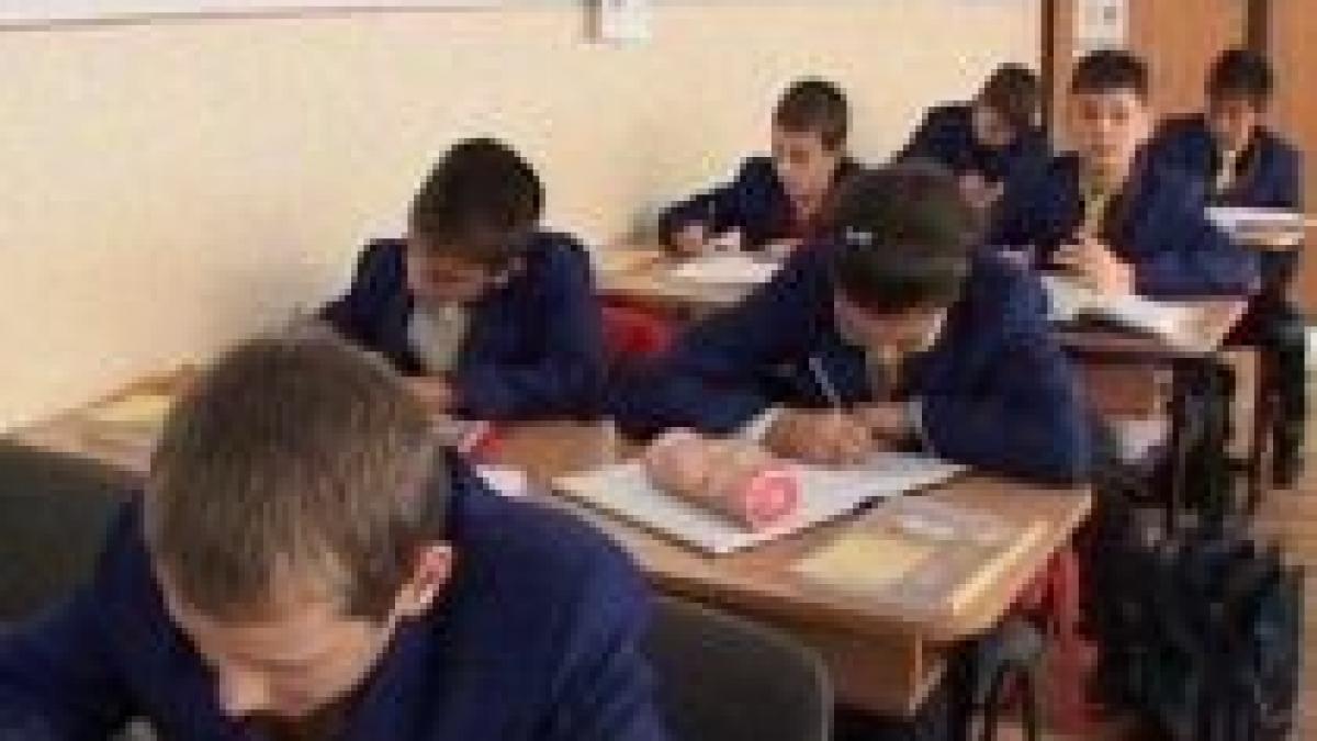 copiii capsunarilor se intorc la scolile din romania