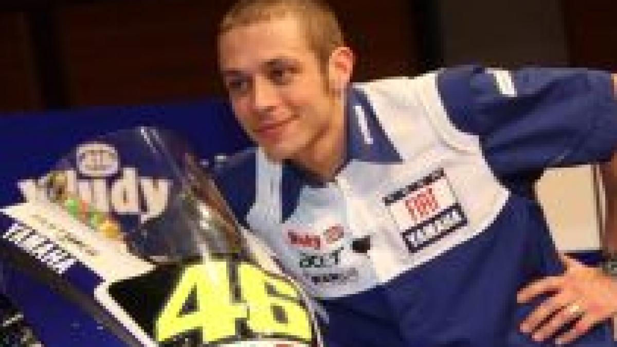 valentino rossi lasa motocicleta pentru cele 4 roti ale calutului cabrat