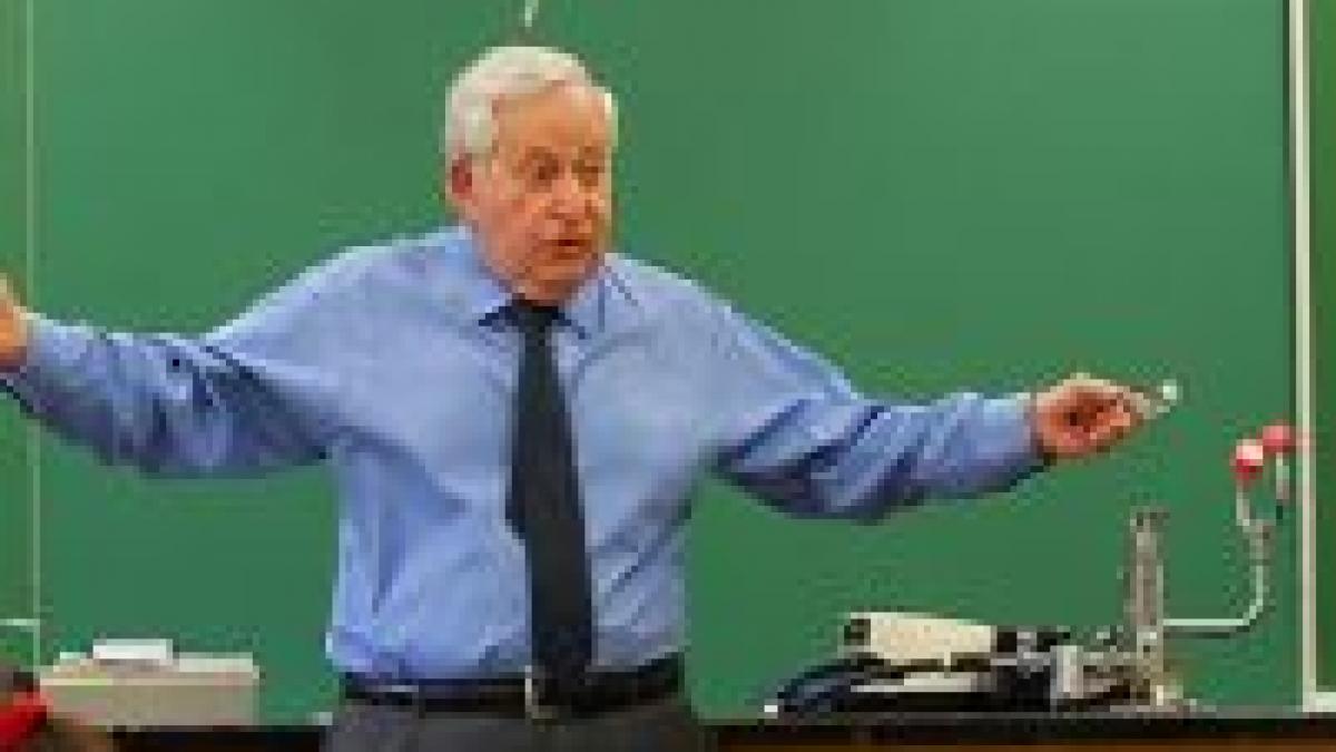 marirea salariala pentru profesori ar putea fi decisa de elevi parinti si comunitate