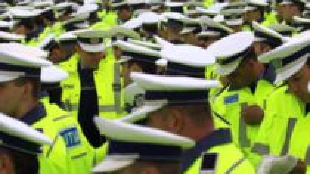 politistii vor bloca alegerile si intra in greva daca nu li se maresc salariile