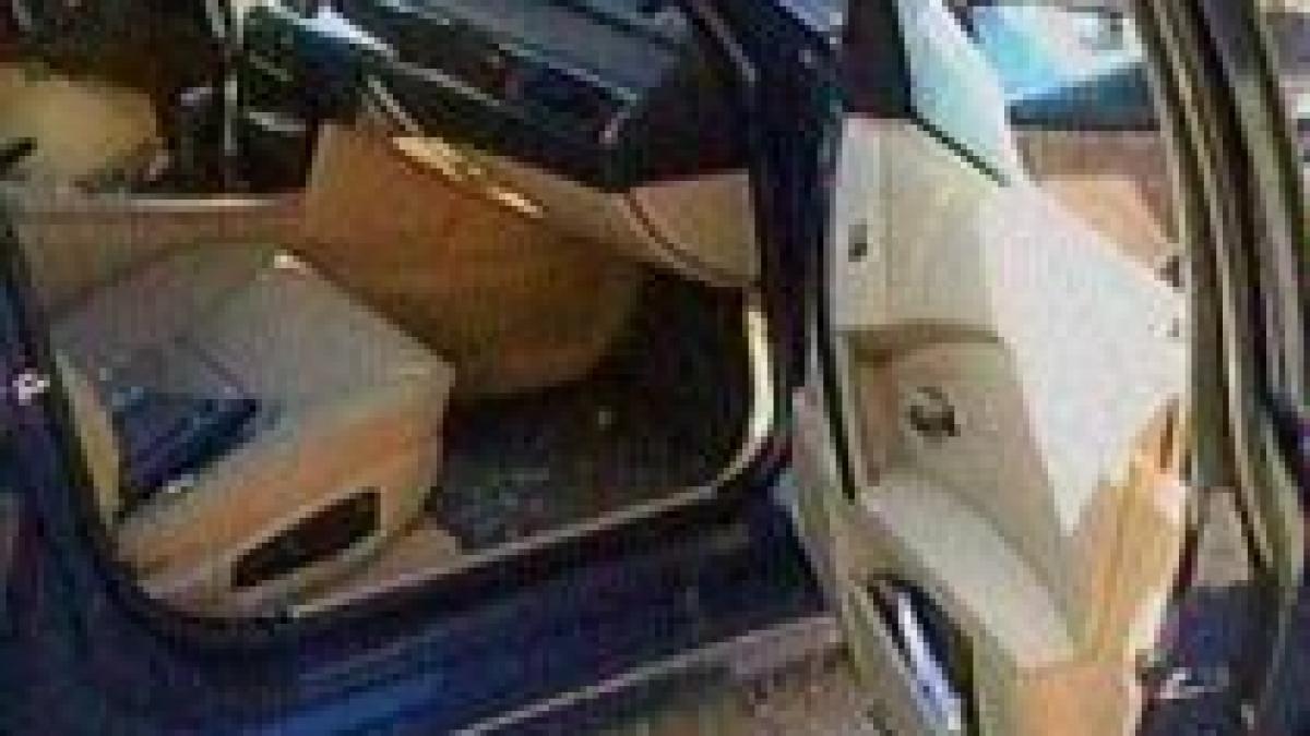 spargeri de masini pa valea prahovei 14 autoturisme pradate de hoti miercuri noapte