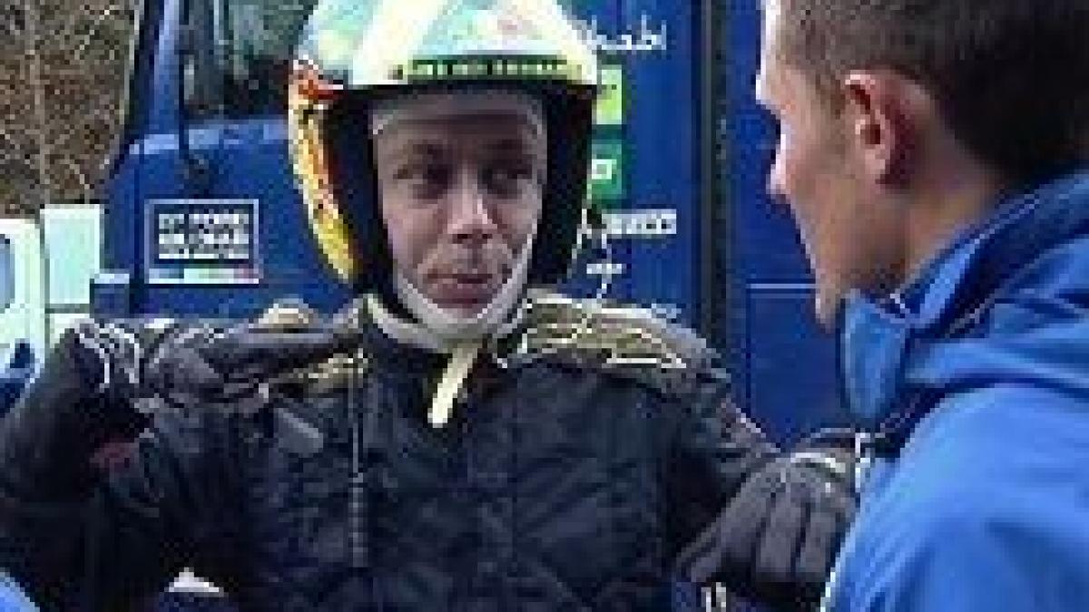 valentino rossi se gandeste la o intrare in circuitul wrc si se antreneaza pentru ultima competitie