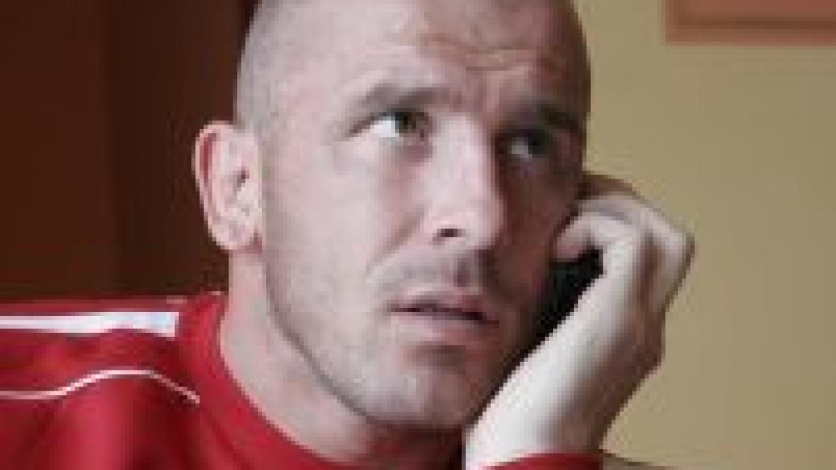 zmarandescu unul dintre cei care aprinsesera torte m a lovit