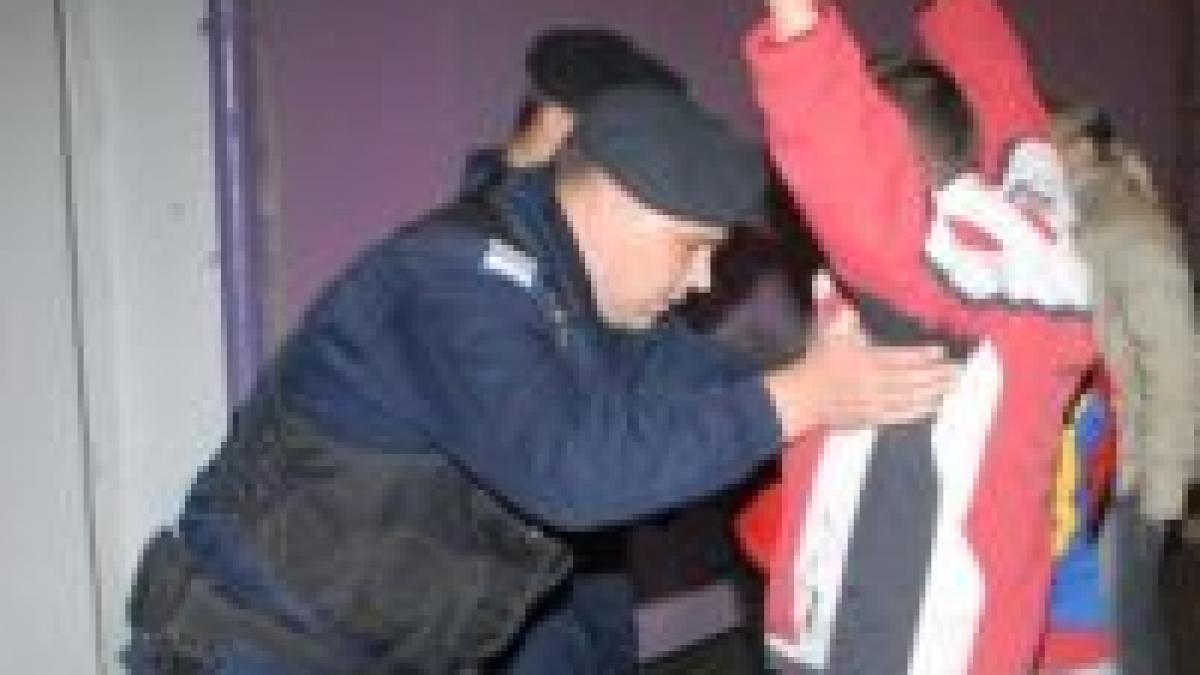 un suporter din neamt cu interdictie la stadion este cercetat penal dupa ce a fost depistat la meci