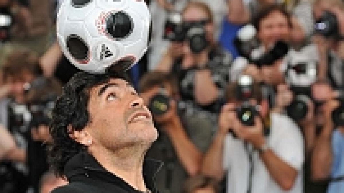 toti ochii pe maradona inaintea debutului ca selectioner al argentinei