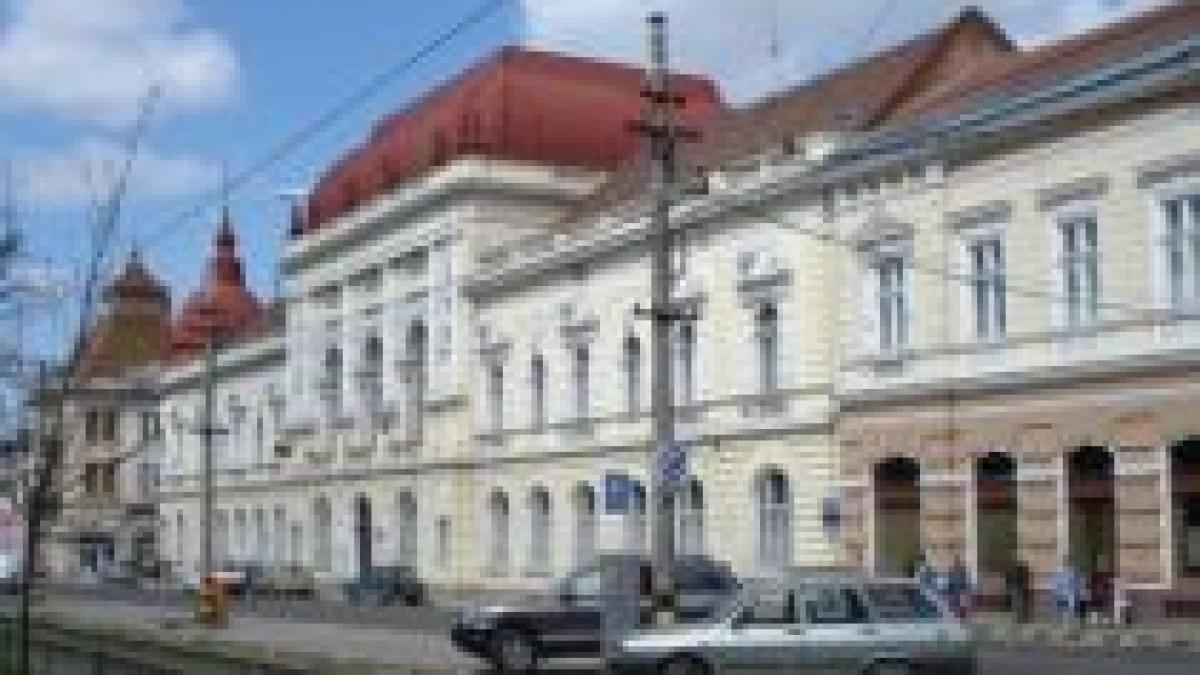 scandalul diplomelor de la oradea doi licentiati italieni nici nu figureaza in evidentele facultatii