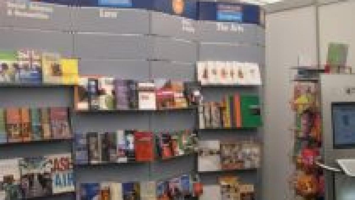 100 000 de vizitatori si vanzari record la targul de carte gaudeamus 2008