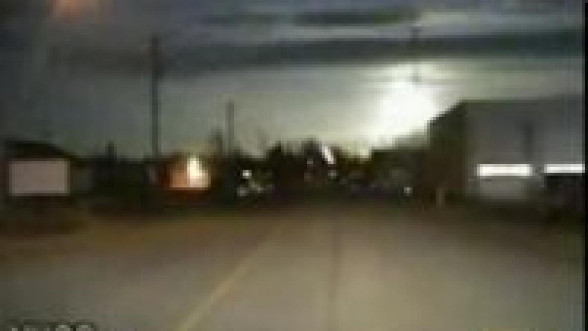 videonews ro imagini inedite surprinse la patrunderea unui meteorit in atmosfera terestra