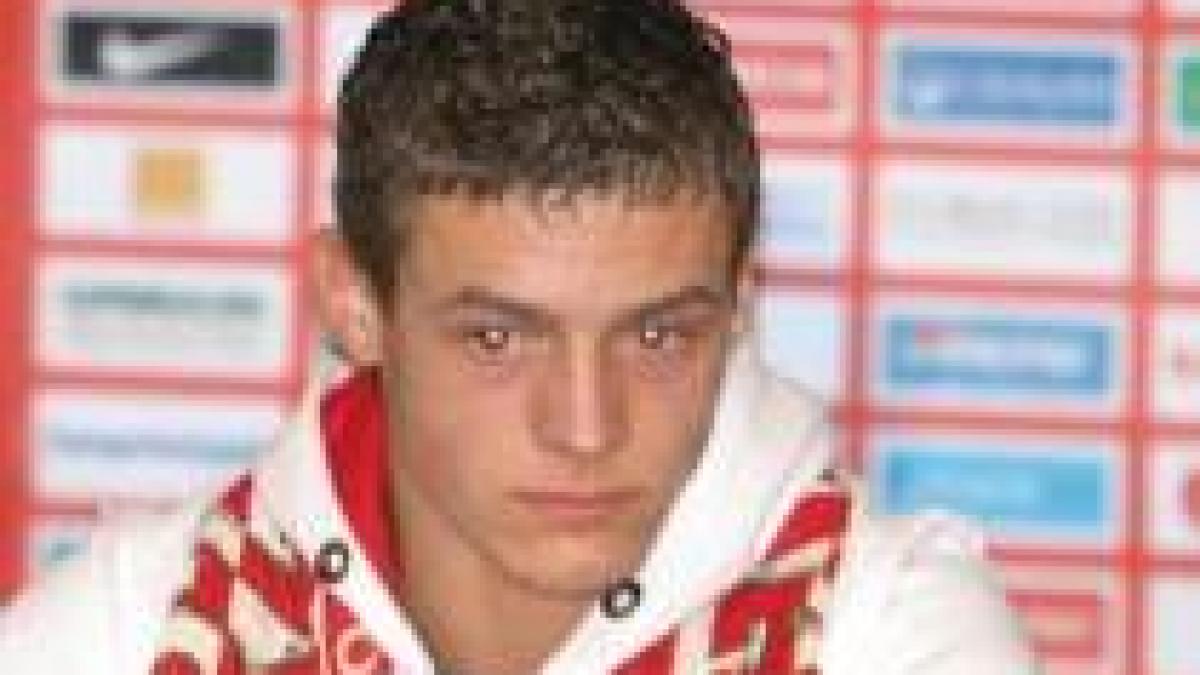 torje scuipat de fanii dinamovisti dupa ce a cantat steaua e numai una video