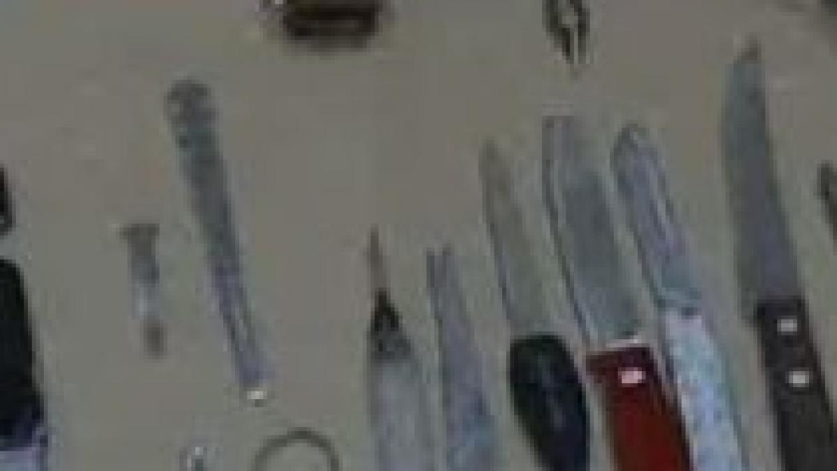 captura record la cinci penitenciare din romania droguri arme albe mobile si alcool